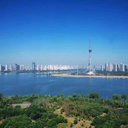 Howard Johnson Xiangyu Plaza Linyi Лини Екстериор снимка