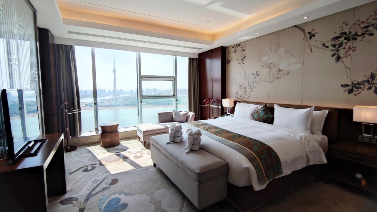 Howard Johnson Xiangyu Plaza Linyi Лини Екстериор снимка