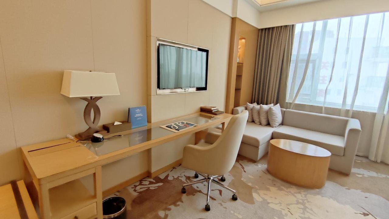 Howard Johnson Xiangyu Plaza Linyi Лини Екстериор снимка