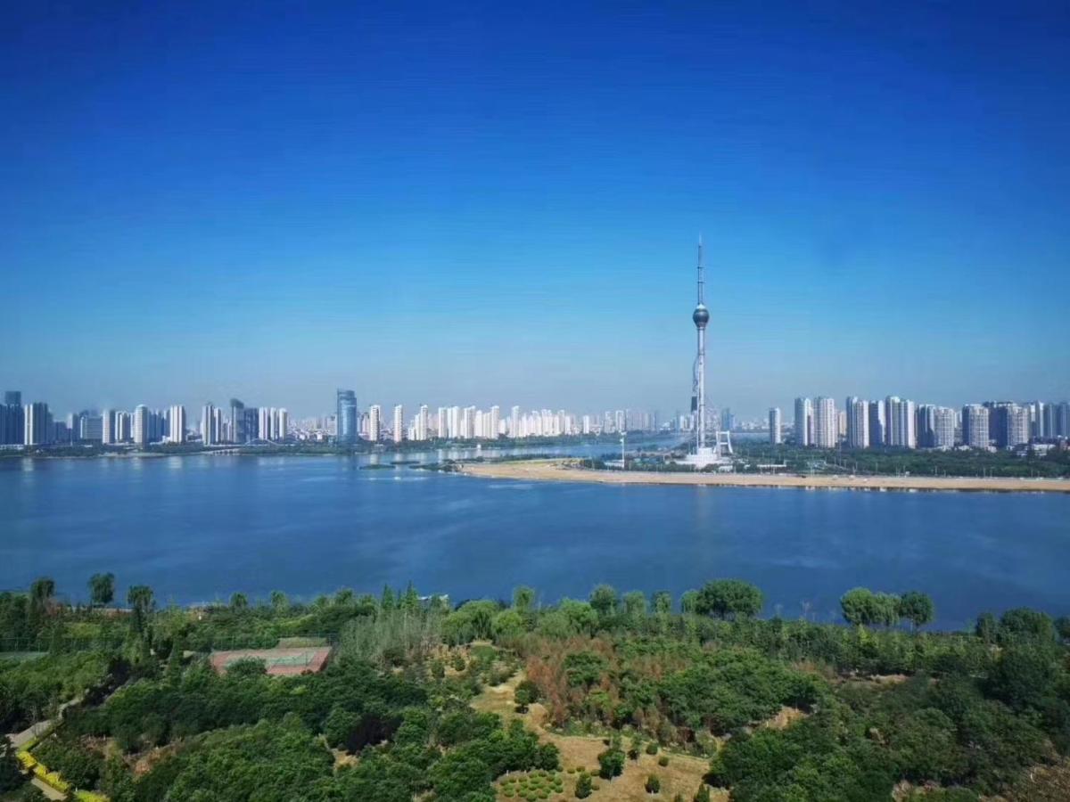 Howard Johnson Xiangyu Plaza Linyi Лини Екстериор снимка
