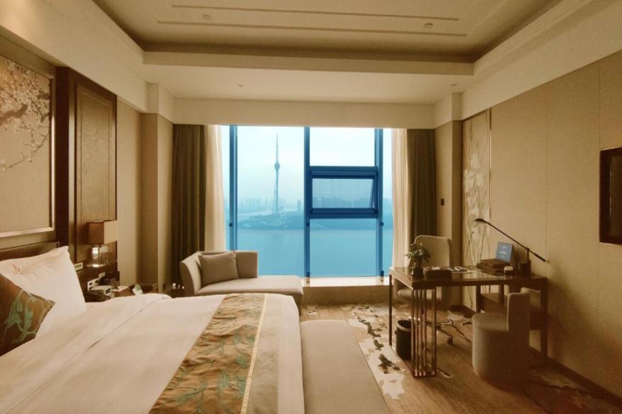 Howard Johnson Xiangyu Plaza Linyi Лини Екстериор снимка
