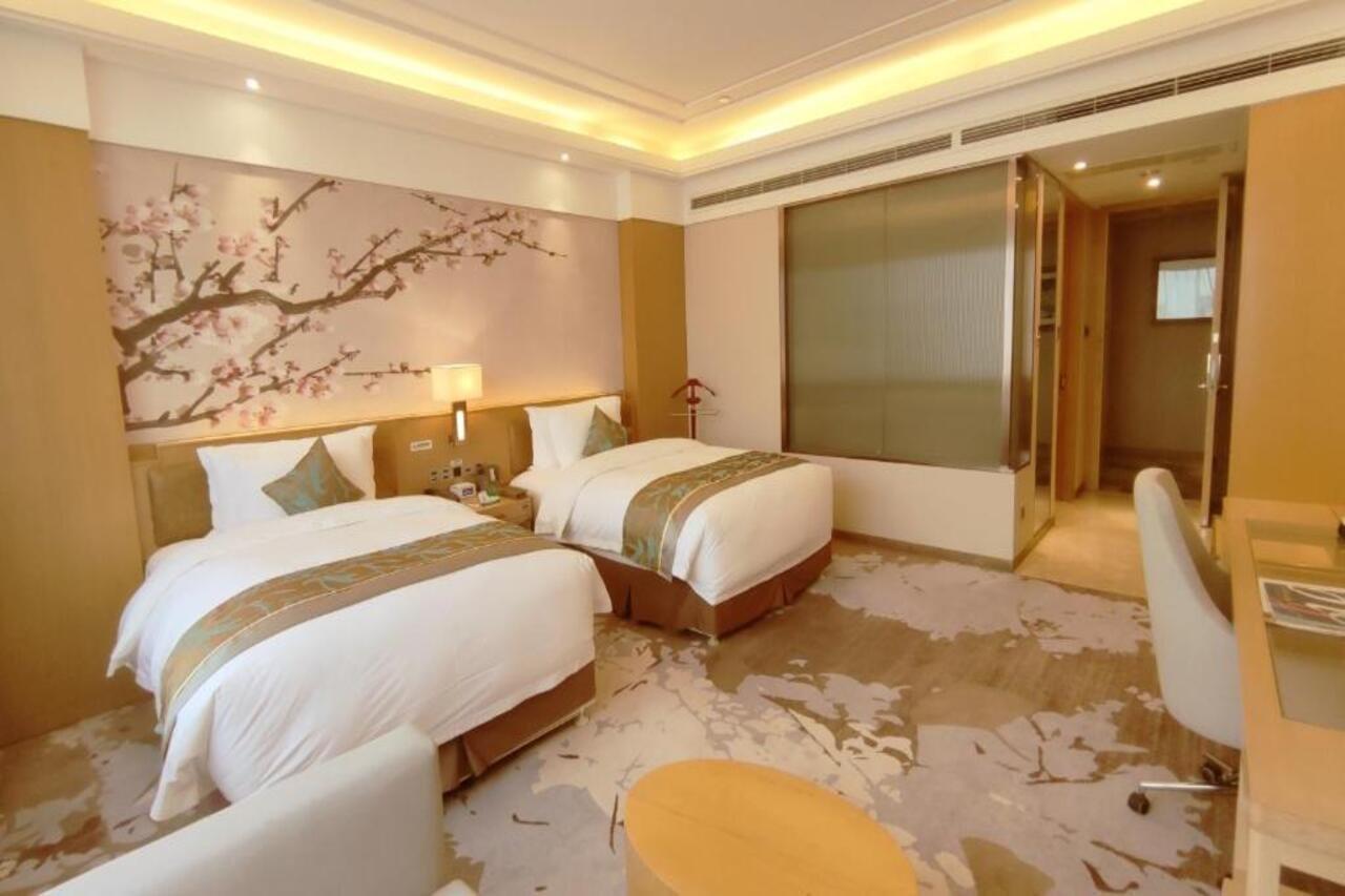 Howard Johnson Xiangyu Plaza Linyi Лини Екстериор снимка
