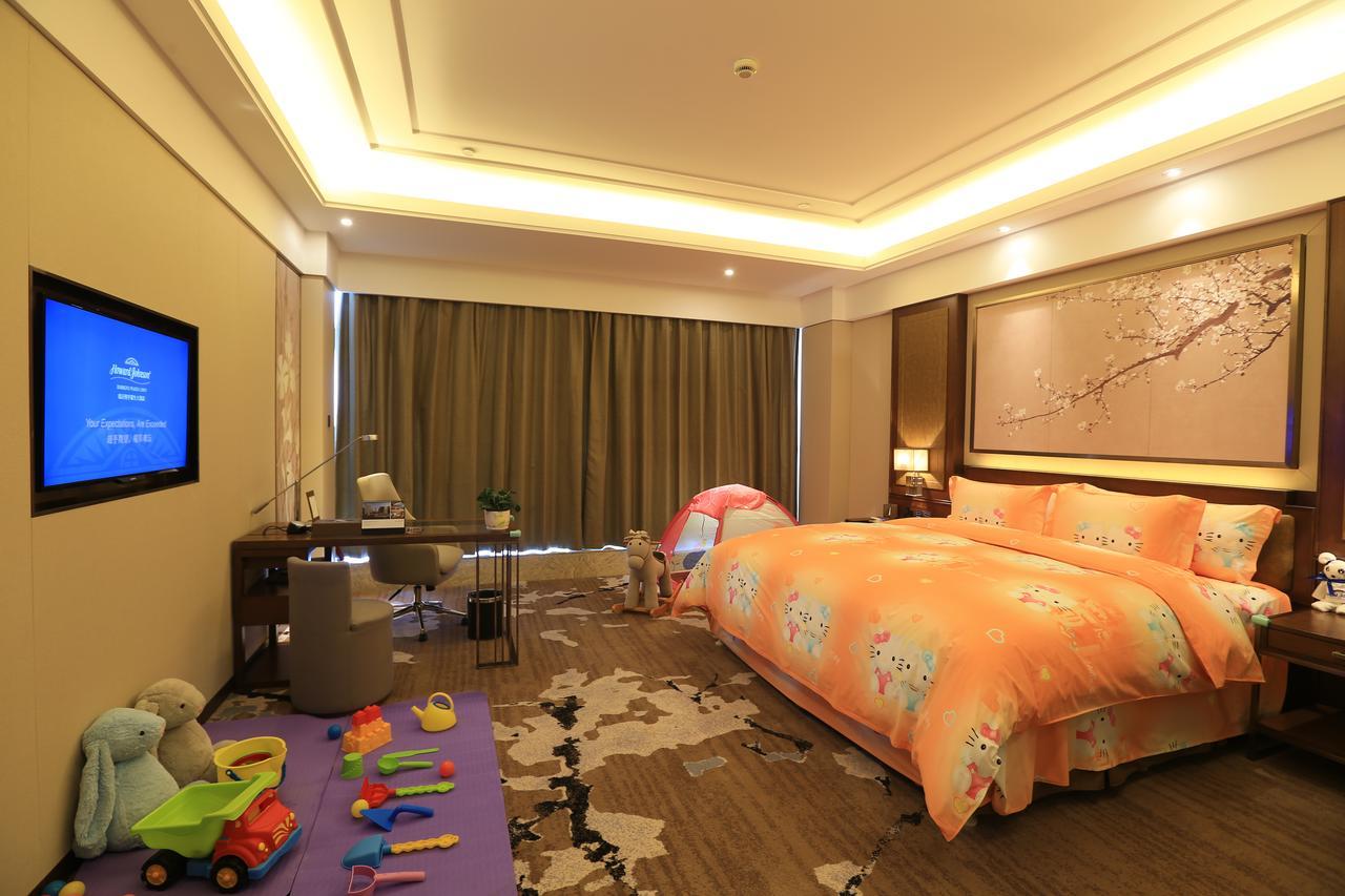 Howard Johnson Xiangyu Plaza Linyi Лини Екстериор снимка
