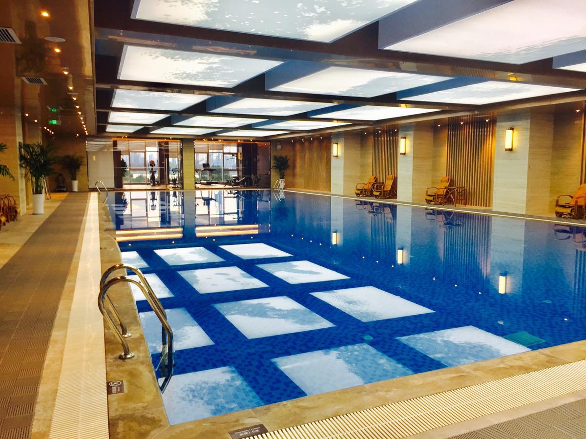 Howard Johnson Xiangyu Plaza Linyi Лини Екстериор снимка