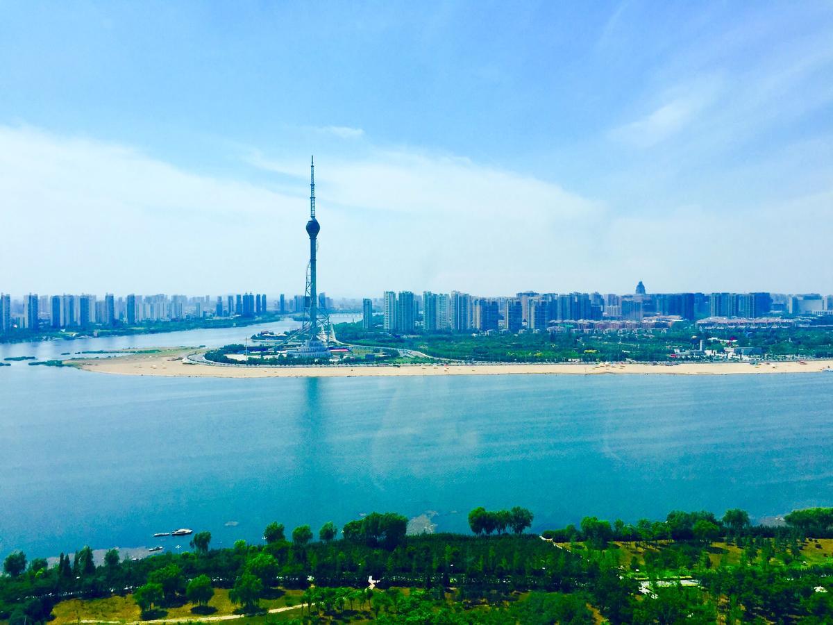 Howard Johnson Xiangyu Plaza Linyi Лини Екстериор снимка