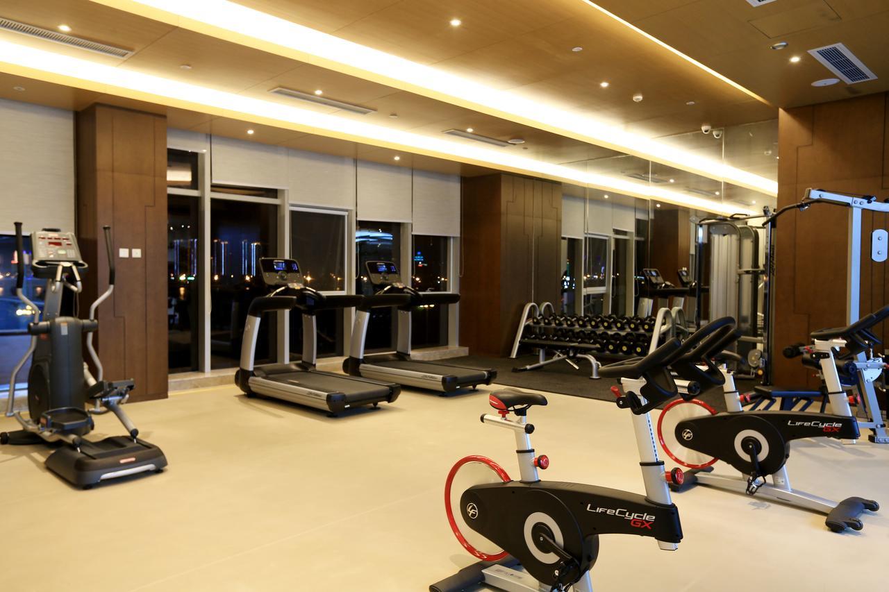 Howard Johnson Xiangyu Plaza Linyi Лини Екстериор снимка