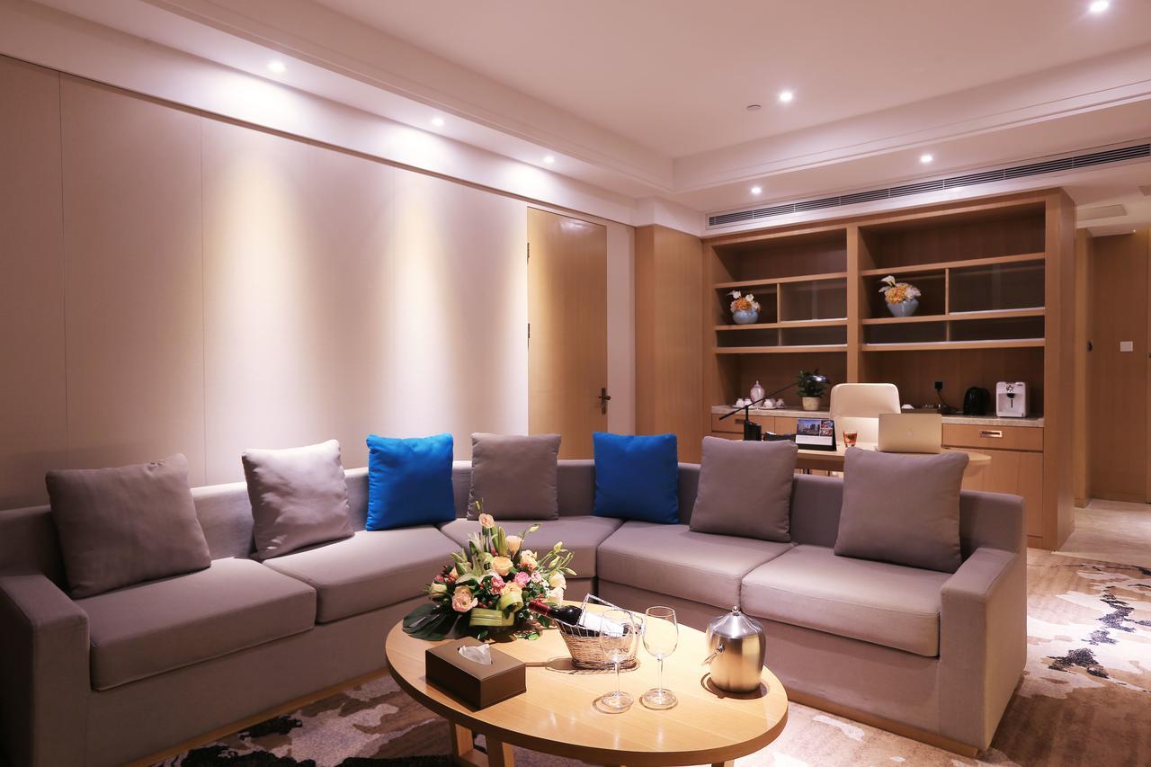 Howard Johnson Xiangyu Plaza Linyi Лини Екстериор снимка