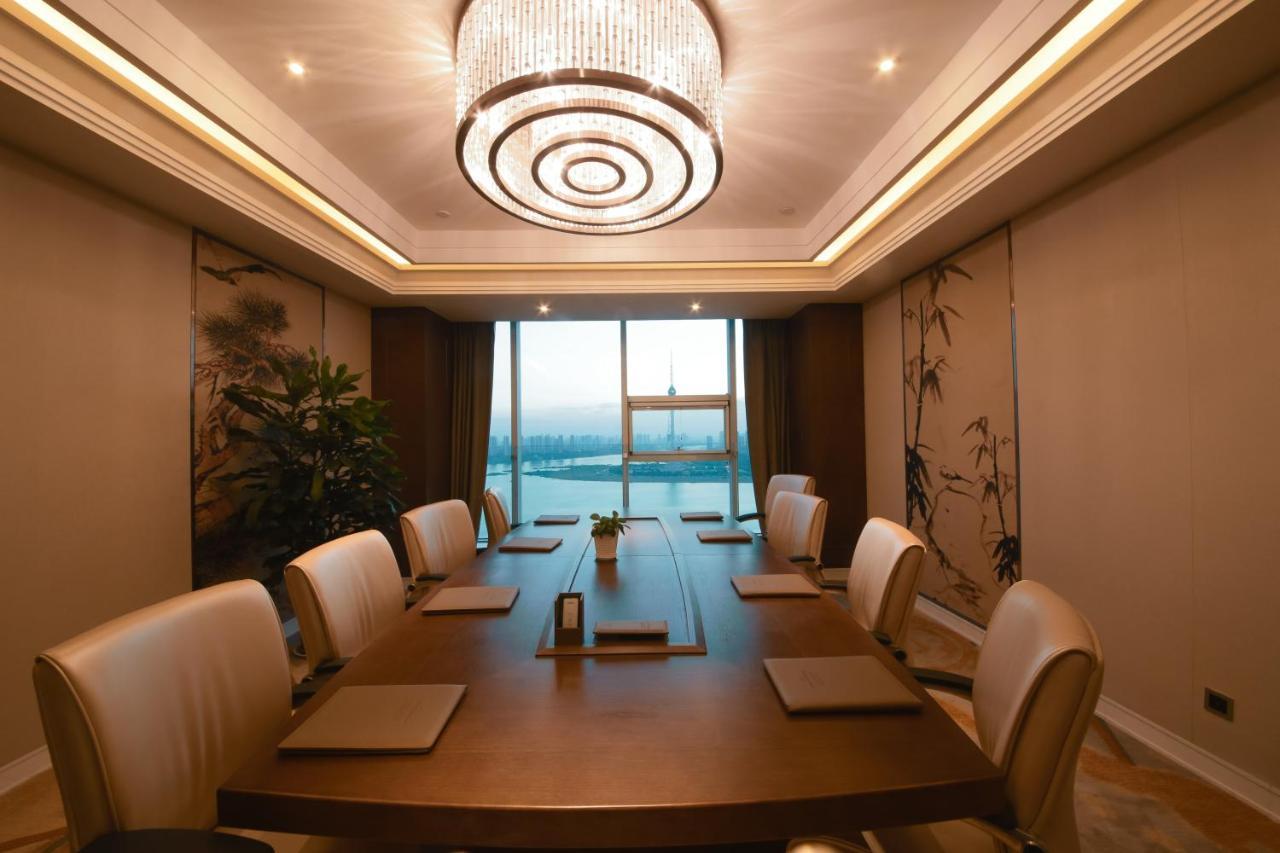 Howard Johnson Xiangyu Plaza Linyi Лини Екстериор снимка
