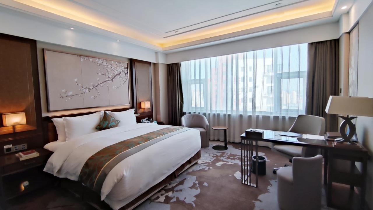 Howard Johnson Xiangyu Plaza Linyi Лини Екстериор снимка