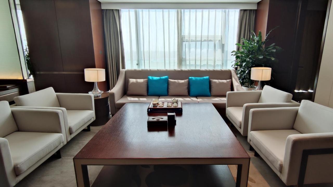 Howard Johnson Xiangyu Plaza Linyi Лини Екстериор снимка